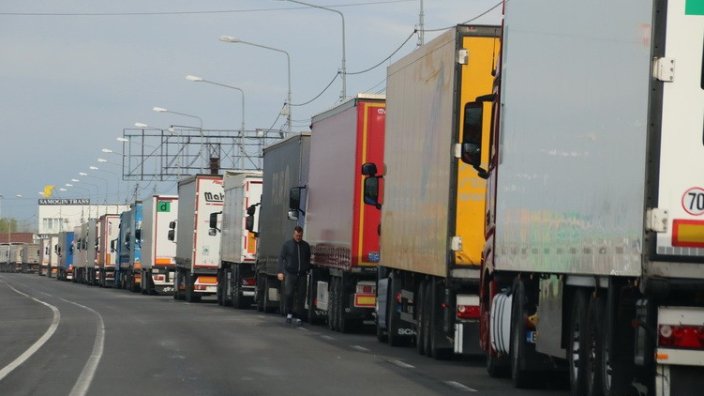  Șoferii de TIR nu vor mai avea nevoie de test negativ de COVID la intrarea în Grecia