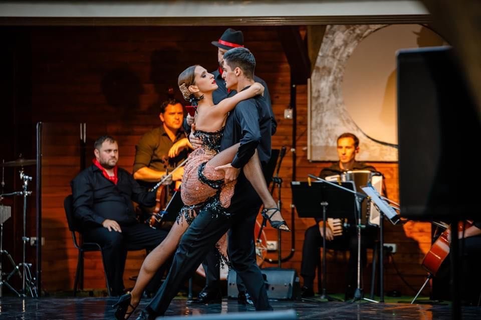  Premieră a Operei din Iași: El Tango, duminică seara, în parc