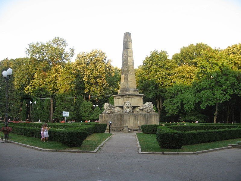  Obeliscul cu lei din Copou va fi restaurat