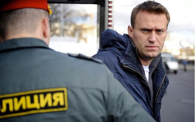  Aleksei Navalnîi ar fi fost otrăvit în aeroport. Urla de durere în toaleta avionului