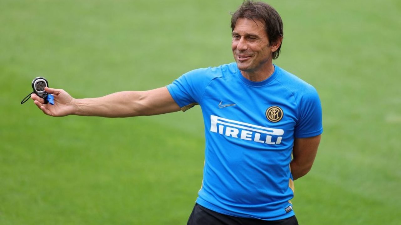  Antonio Conte rămâne antrenor la Inter Milano şi sezonul viitor