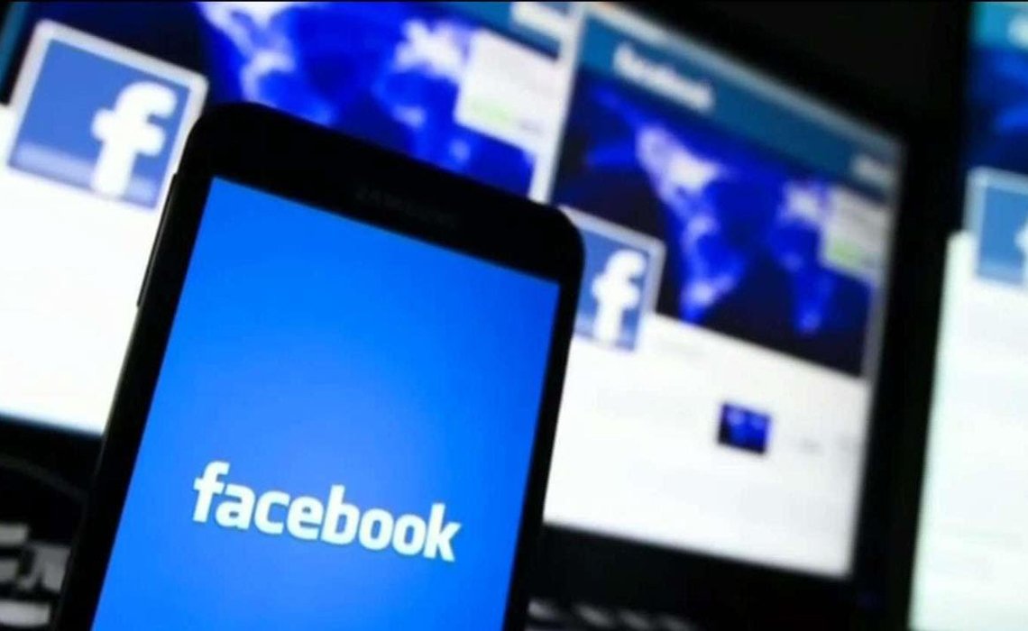  Facebook anunţă extinderea serviciului său de ştiri
