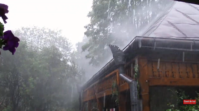  VIDEO: Cum arată o ploaie de vară adevărată. În multe zone lipsește așa ceva