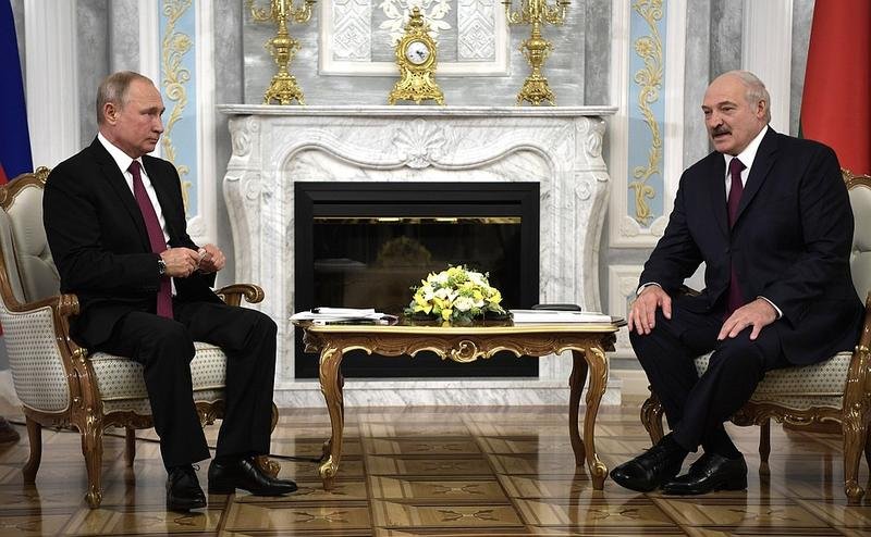  Lukașenko fuge la Moscova pentru discuții cu Putin. Protestele continuă