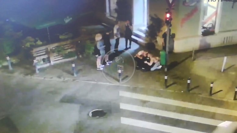  VIDEO: Tânăr ucis pe stradă pentru că și-a apărat iubita de un vagabond. Muncea în Anglia ca să strângă bani de nuntă