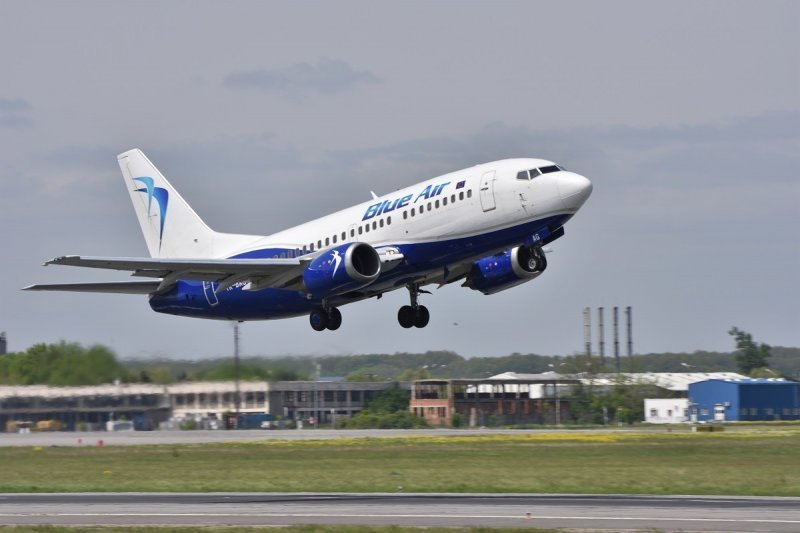  Blue Air mută mai multe zboruri de la Iași la Bacău din 1 octombrie. Pleacă definitiv?