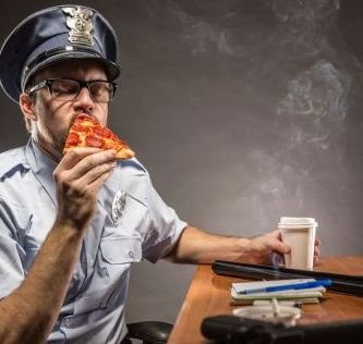  Mamma Mia, ce dosar a făcut DNA! Trei polițiști de la Rutieră săltați după ce au mâncat pizza gratis