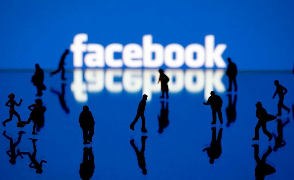  Facebook vrea să plătească sute de mii de utilizatori să renunţe la reţeaua de socializare