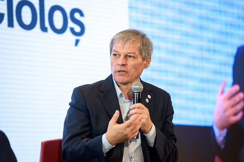  Cioloș, despre alianțele cu PNL: În momentul de faţă e singura soluţie ca să scăpăm de cangrena PSD