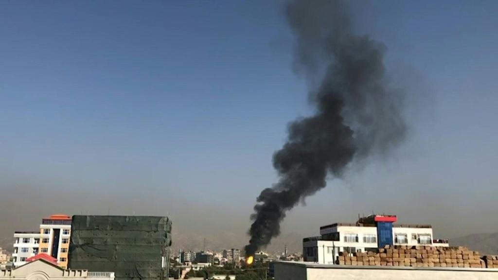  Bombă pusă pe marginea străzii pe care trecea convoiul vicepreşedintelui afgan