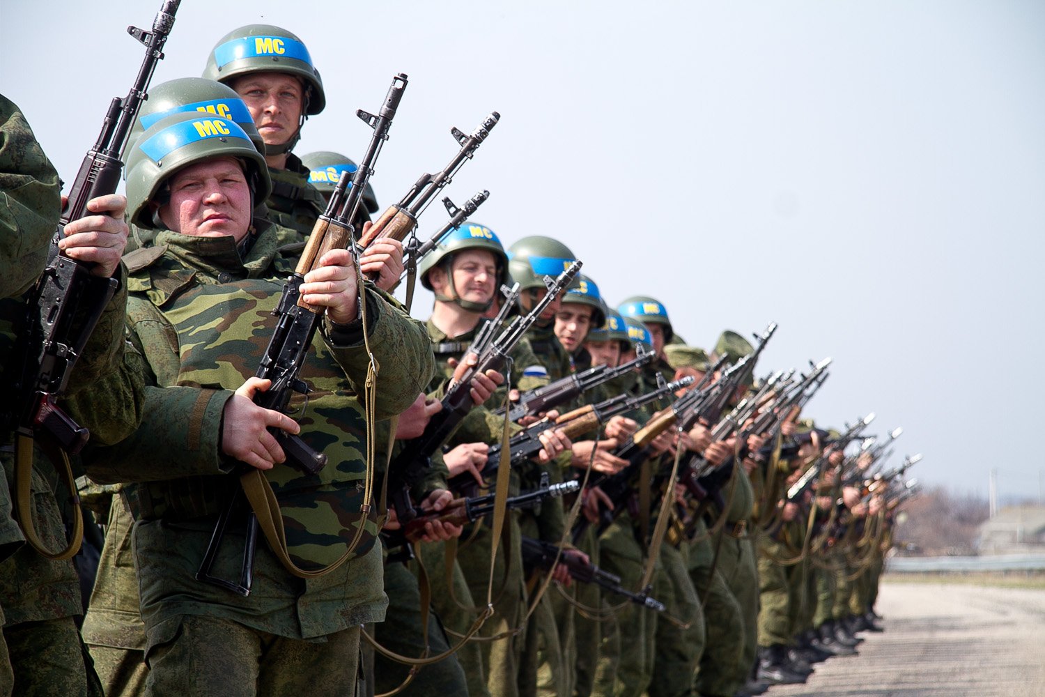  Kremlinul anunţă că Rusia va retrage trupele de rezervă de la frontiera cu Belarus