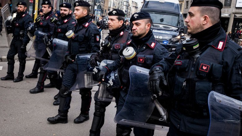  Sute de jandarmi francezi şi carabinieri italieni au declanşat o acţiune masivă împotriva mafiei calabreze