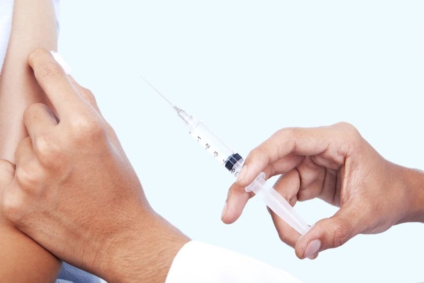  Vom beneficia de un vaccin împotriva Covid în primul trimestru al anului viitor