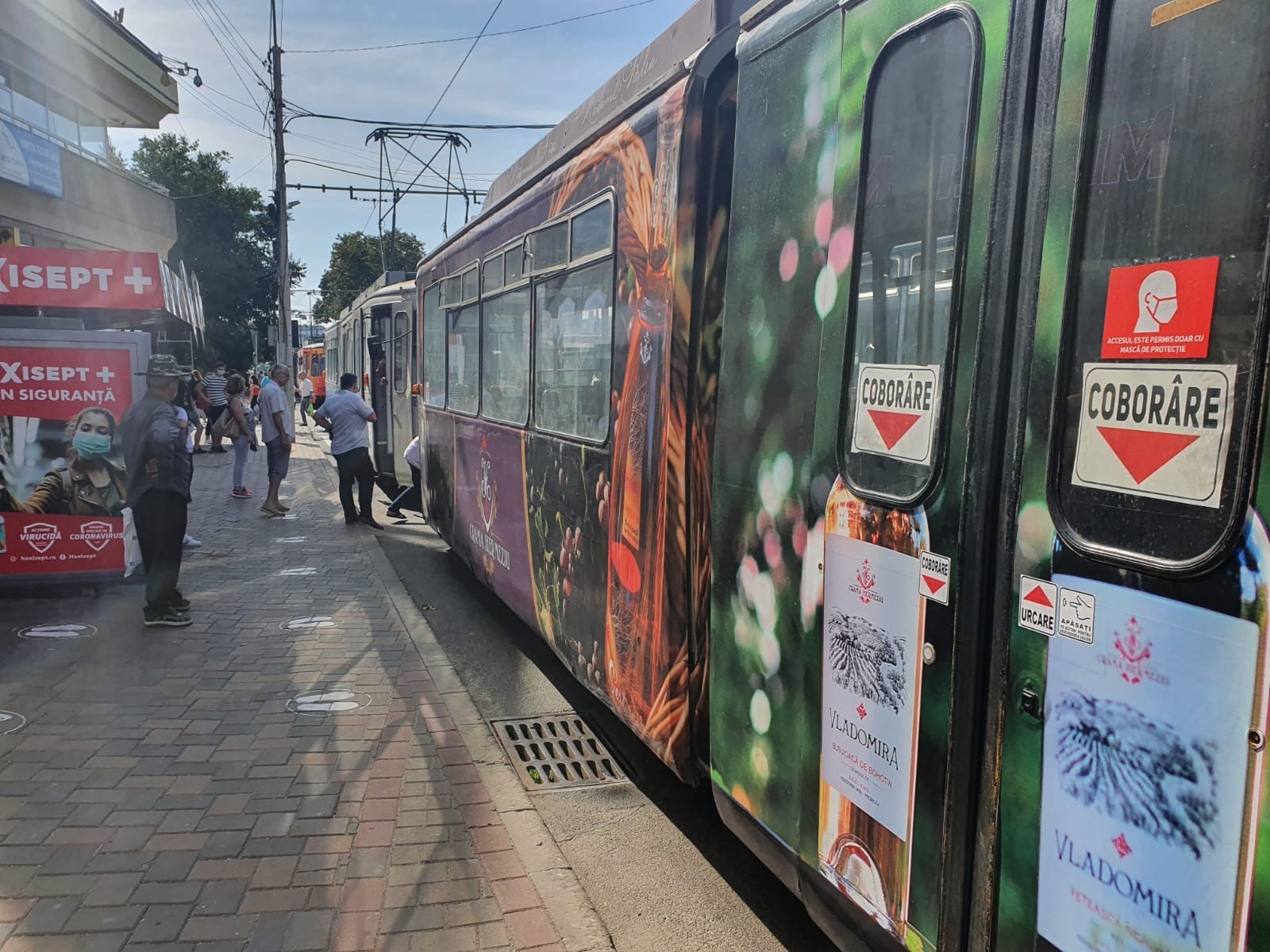  FOTO: Coadă de tramvaie în Centru din cauza unuia defect