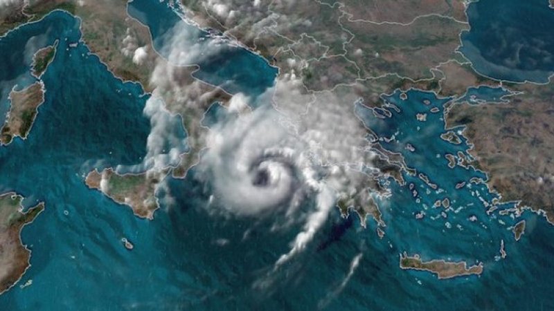  Grecia, în calea unui uragan mediteranean. Cea mai puternică furtună care a lovit Europa
