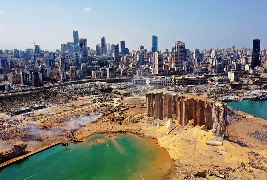  Armata a găsit mai mult de o tonă de dispozitive pirotehnice în portul din Beirut