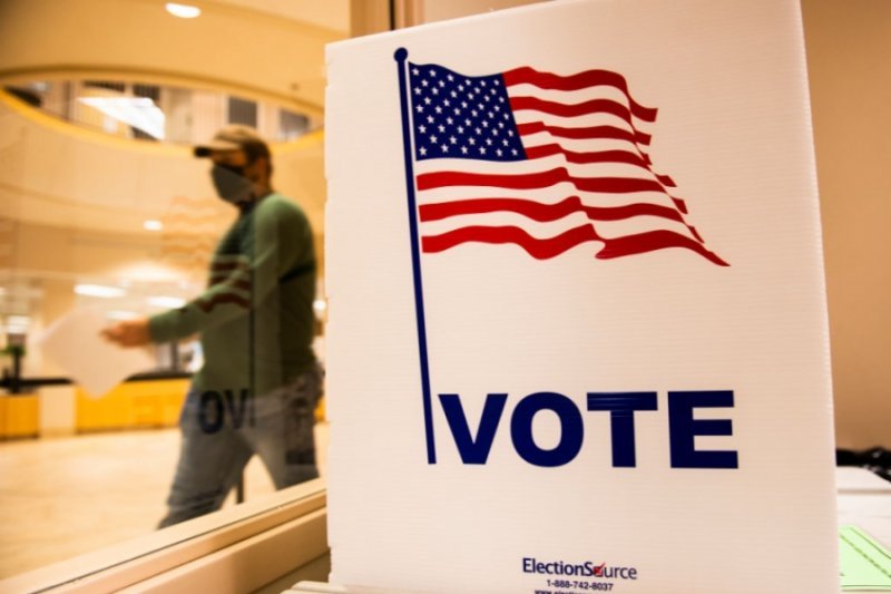  Americanii au început deja să îşi voteze viitorul preşedinte, în Minnesota şi alte câteva state