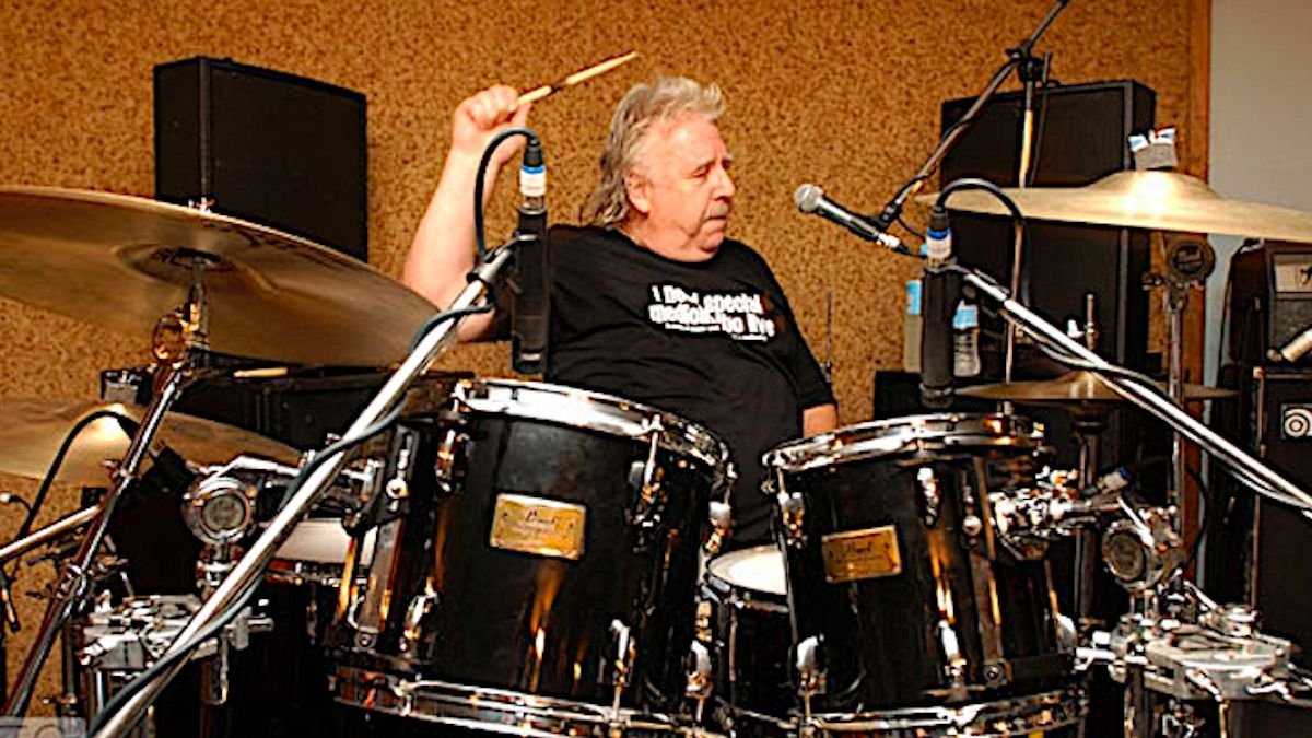  Lee Kerslake, baterist pentru Uriah Heep şi Ozzy Osbourne, a murit la vârsta de 73 de ani