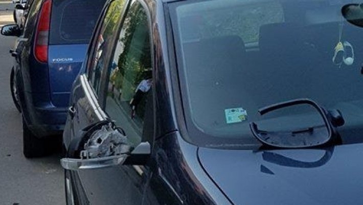  Poliţiştii din Cluj caută o persoană care a vandalizat 11 maşini