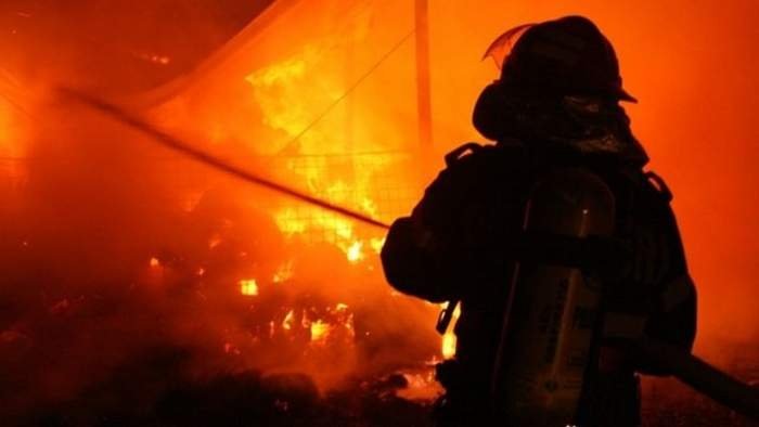  70 de hectare de vegetatie uscata au ars in Vaslui. Cinci ore de lupta ca focul