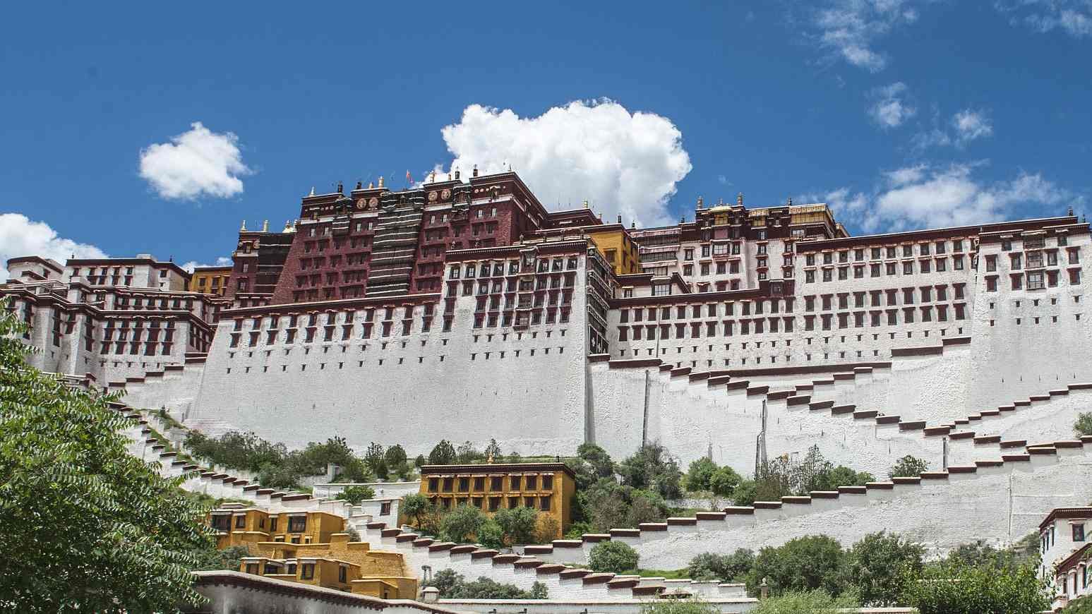  China dezvoltă un program de muncă în masă în Tibet