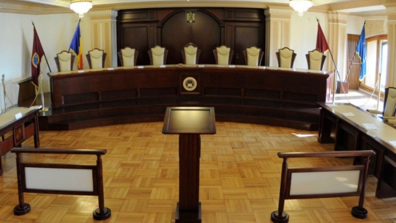  CCR dezbate marţi sesizarea lui Iohannis şi a Guvernului la legea prin care Parlamentul stabileşte data alegerilor parlamentare
