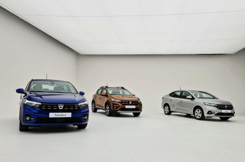  FOTO-Cum arată noile modele Dacia Logan şi Dacia Sandero