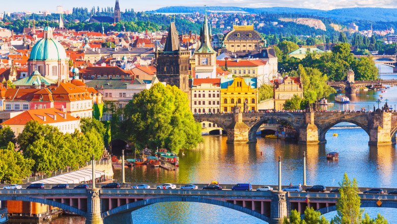  Coronavirus: Praga şi Bratislava vor declara din nou starea de urgenţă
