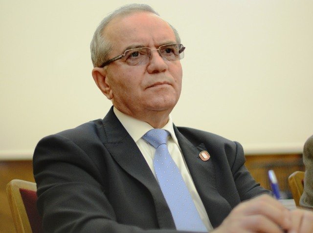  Prof. univ. dr. Dumitru OPREA Deputat PNL: „Și Moldova trebuie să se europenizeze!” (P)