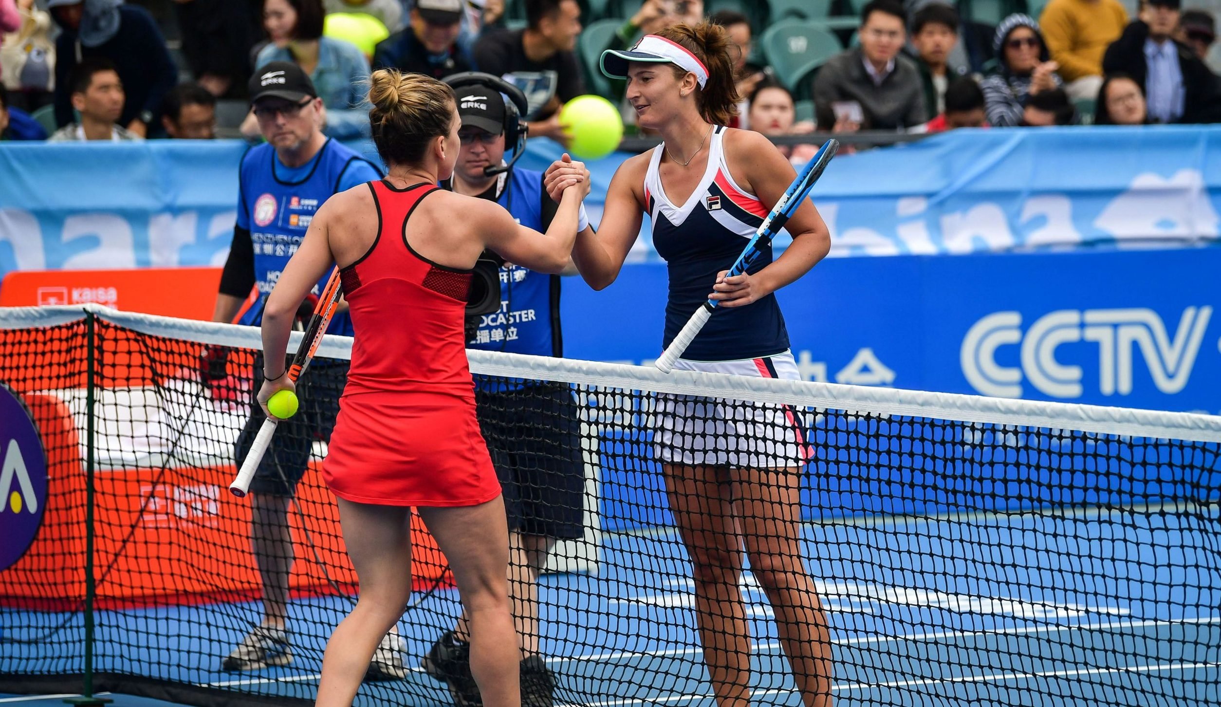  Simona Halep a învins-o pe Irina Begu şi s-a calificat în turul trei la Roland Garros
