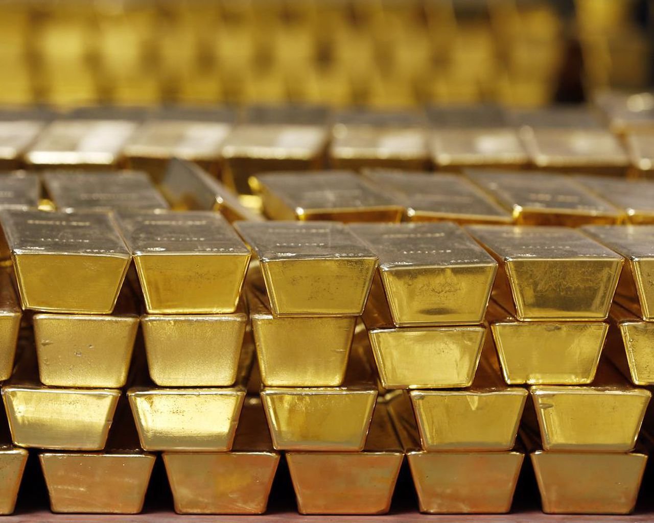  În Univers există ”prea mult aur”, iar fizicienii nu ştiu de unde provine metalul preţios