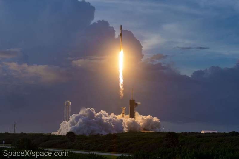  SpaceX a lansat cu succes o nouă tranşă de 60 de microsateliţi Starlink