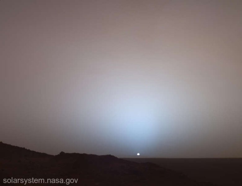  Planeta Marte, extrem de luminoasă în această perioadă pe cerul nopţii