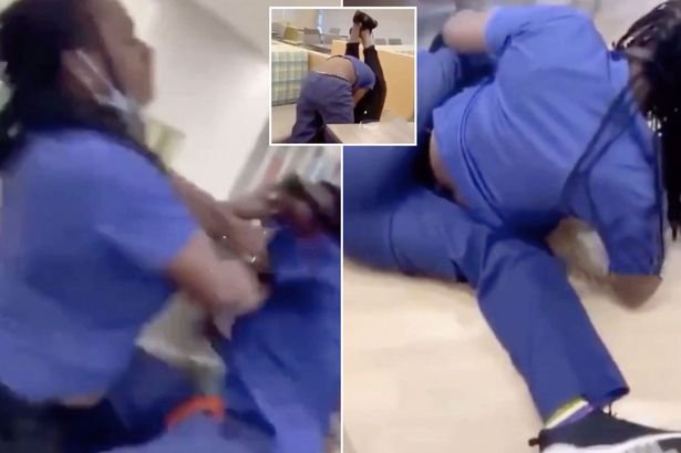  VIDEO: Cum știu să se bată două asistente medicale. Mai ceva ca la MMA