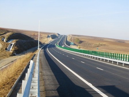  Unul din cei mai buni analişti români pe infrastructura: Uşurel cu autostrada americană pe scări
