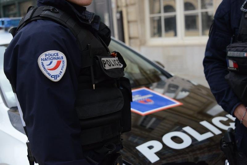 15 persoane arestate în legătură cu uciderea profesorului din Franța