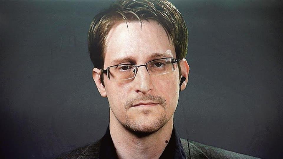  Edward Snowden devine rezident permanent în Rusia