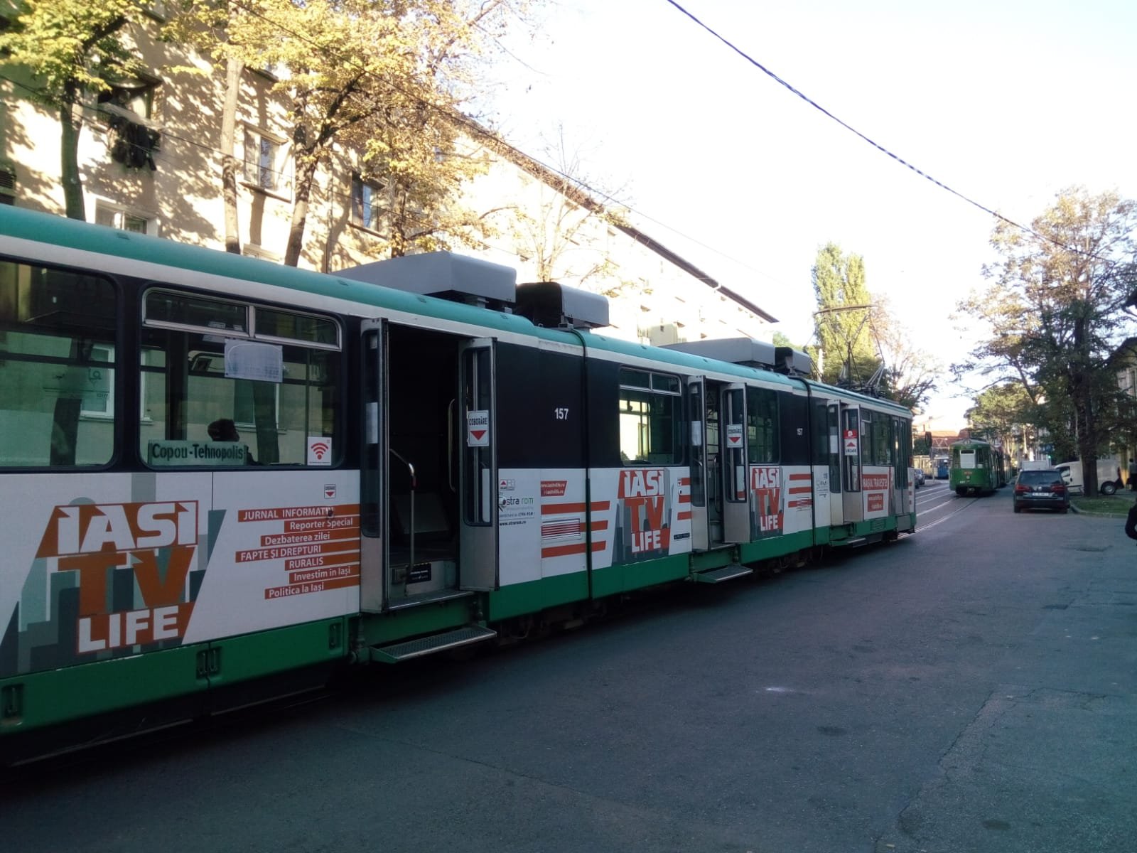  Coadă imensă de tramvaie joi în Iași. Blocaj din Piața Unirii până în Târgu Cucu