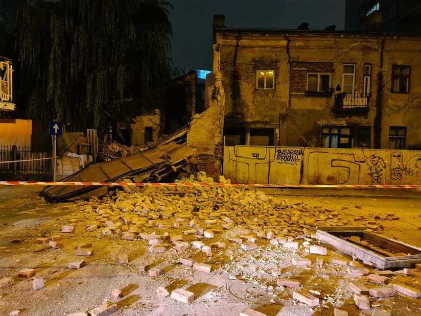  Clădire monument istoric, parţial prăbuşită în Bucureşti. Ce s-a întâmplat cu locatarii?