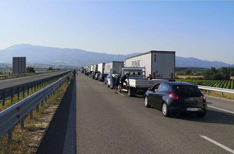  Grecia interzice intrarea străinilor pe timpul nopții prin mai multe puncte de frontieră
