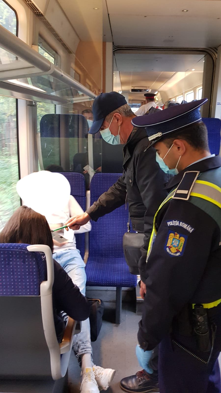  Peste 60 de trenuri de călători și 56 de stații, verificate de polițiștii din Iași
