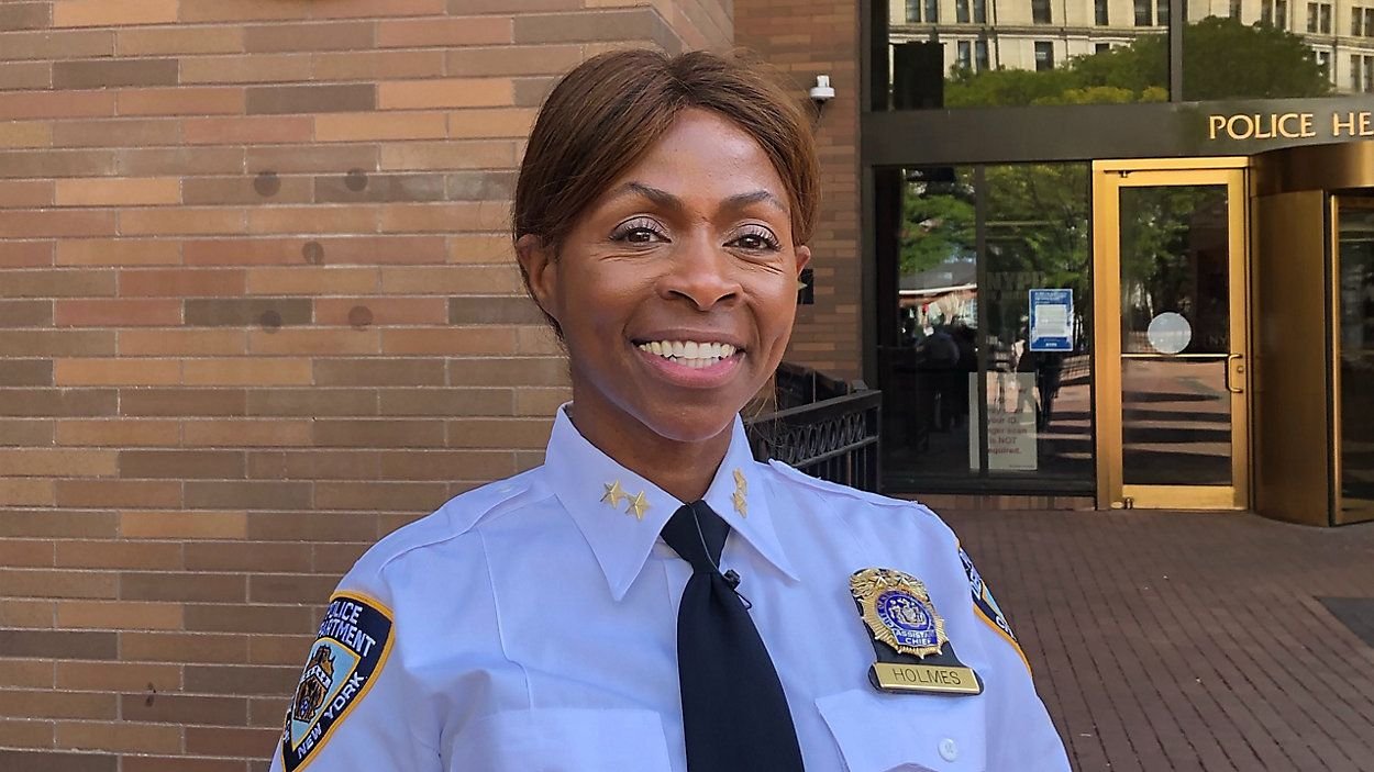 O femeie de culoare ocupă în premieră o poziţie cheie în poliţia New York
