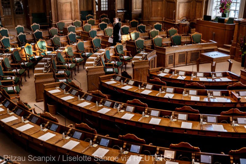 Parlamentul danez îşi suspendă lucrările după ce mai mulţi parlamentari au fost testaţi pozitiv la COVID-19