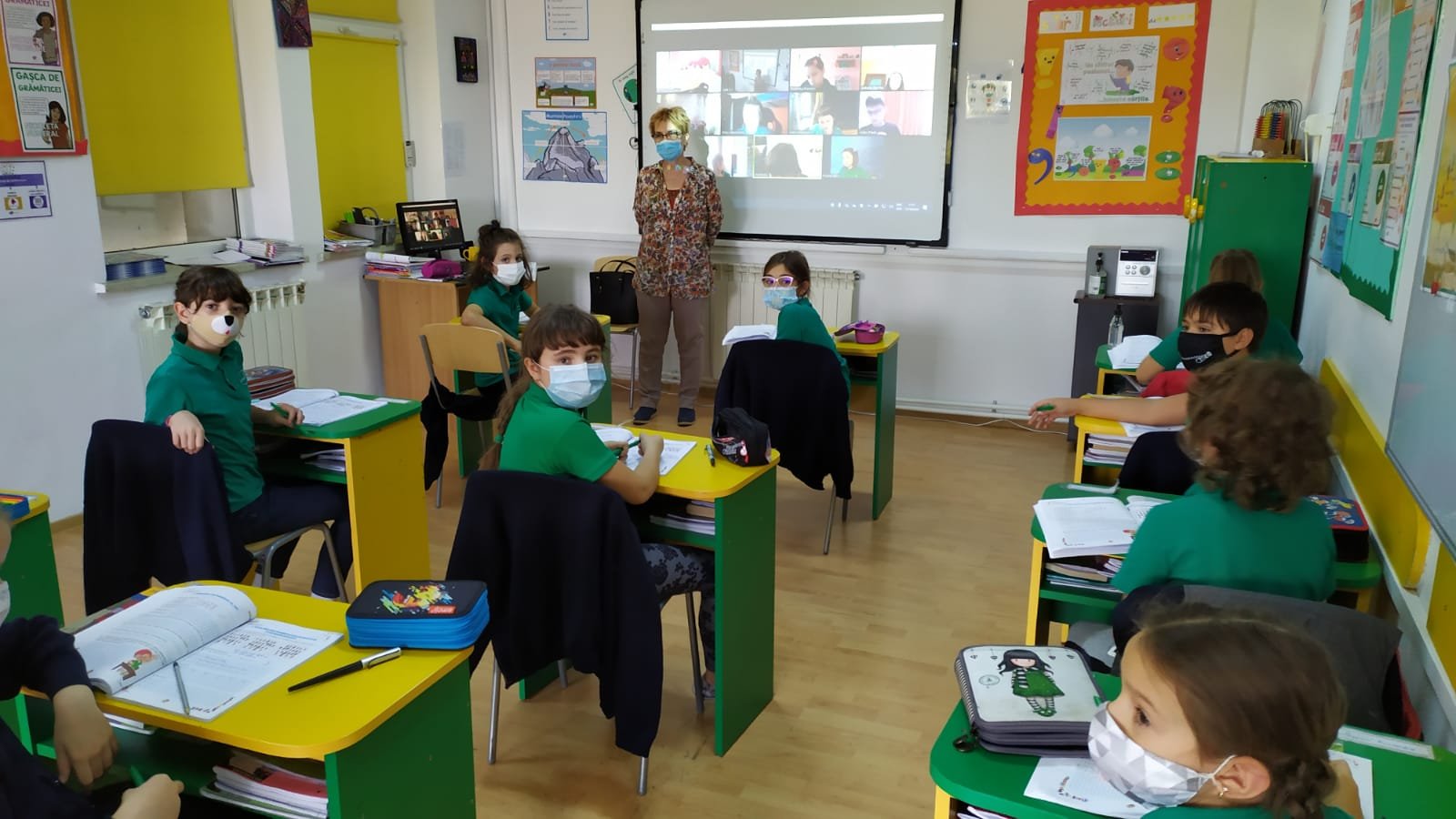  VIDEO: O şcoală online din Iaşi, model în întreaga ţară. Copii din Australia au făcut ore aici