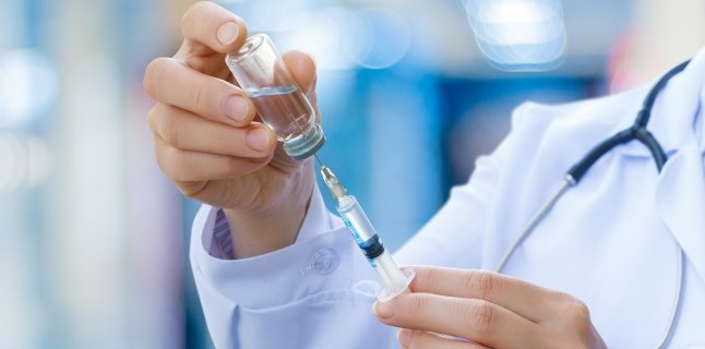  Sondaj: 38,6% dintre români declară că nu s-ar vaccina împotriva COVID-19