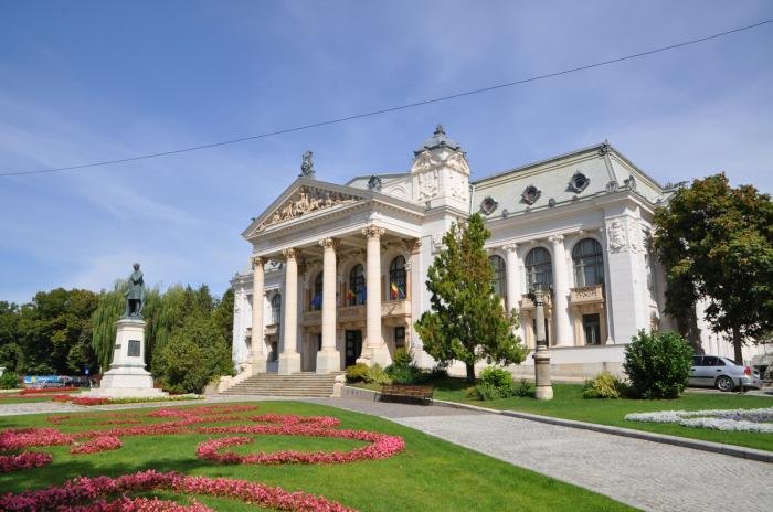  Primul teatru naţional din România, cel din Iaşi, împlineşte 180 de ani: expoziţii în Copou şi pe Pietonal