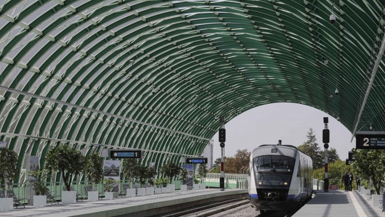 O călătorie cu trenul între Gara de Nord din Capitală şi Aeroportul Otopeni va costa 4 lei