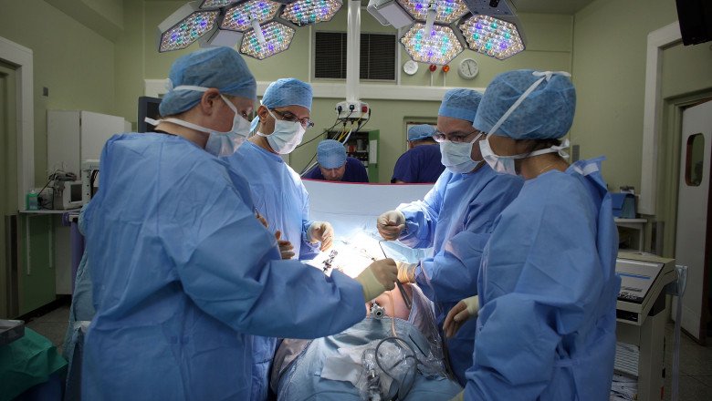 Doi bărbaţi, direct în sala de operaţii, de Revelion: au pocnit petarde