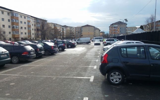 Taxa lunară de parcare lângă bloc a ajuns în Iași cât rata bancară la maşină