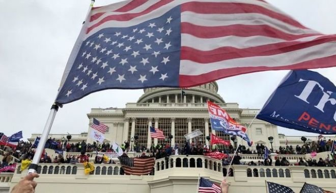 Demisii la Casa Albă după violențele de la Capitoliu: Trump e abandonat de consilieri